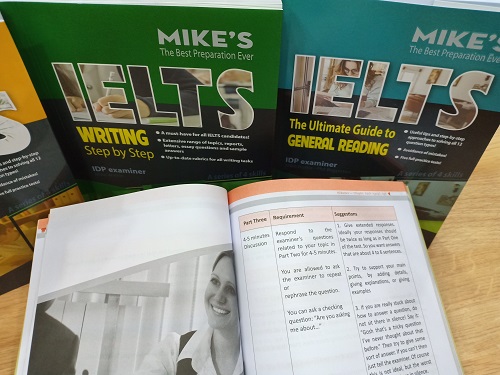 Giờ đây người học không cần đến các trung tâm đắt đỏ đã có thể sử dụng bộ sách luyện thi IELTS của Mike’s cùng với app học ngoại ngữ MCBooks có video bài giảng của chính tác giả.