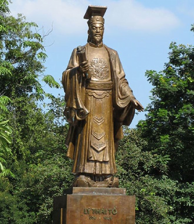 Tác giả Lý Công Uẩn