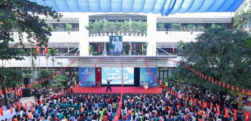 Đề thi tiếng Anh vào lớp 6 trường Nguyễn Tất Thành kèm đáp án PDF