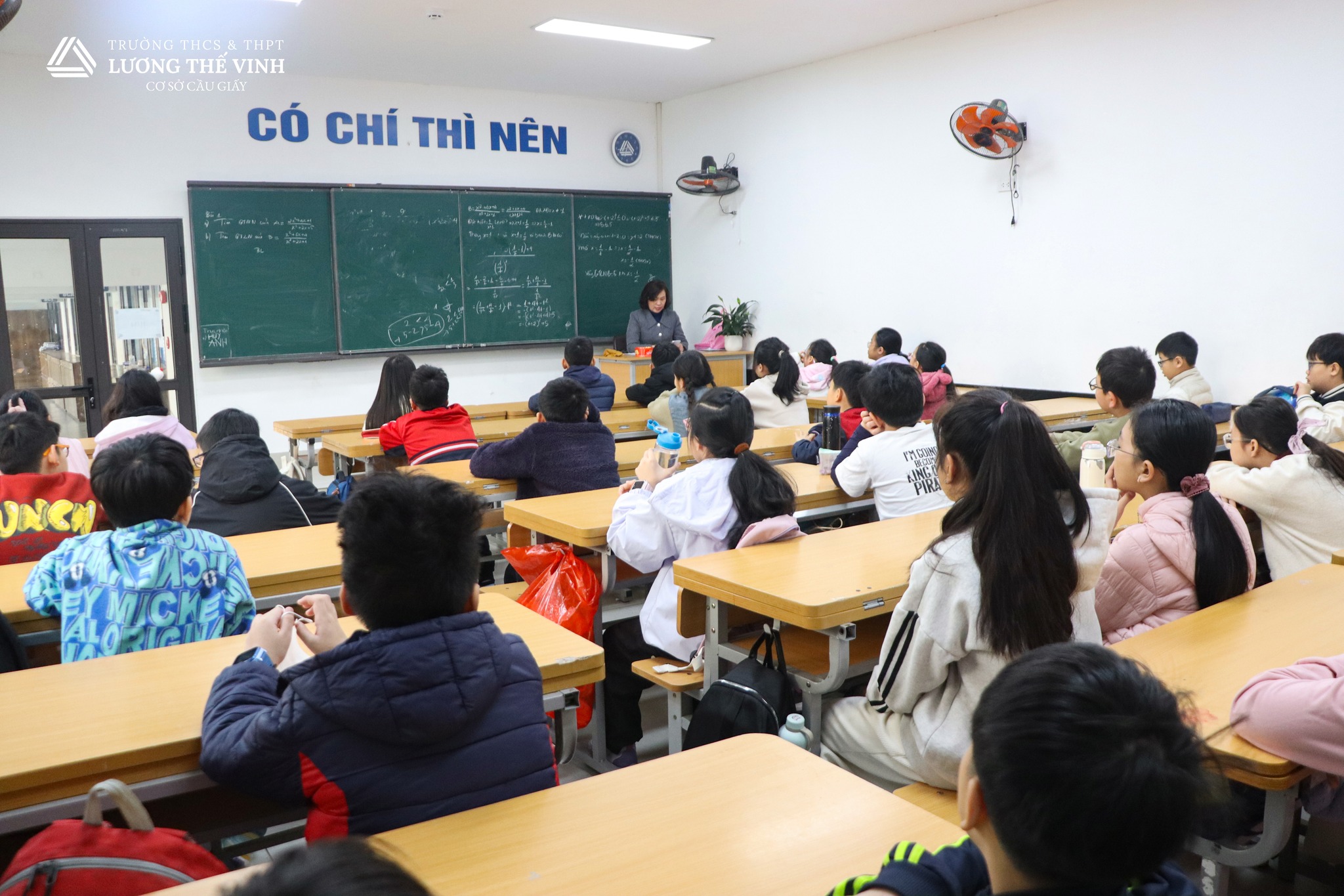 Trường THCS Lương Thế Vinh chú trọng vào việc xây dựng nền tảng kiến thức vững chắc, hạn chế các yếu tố hình thức và tập trung vào năng lực thực chất của học sinh