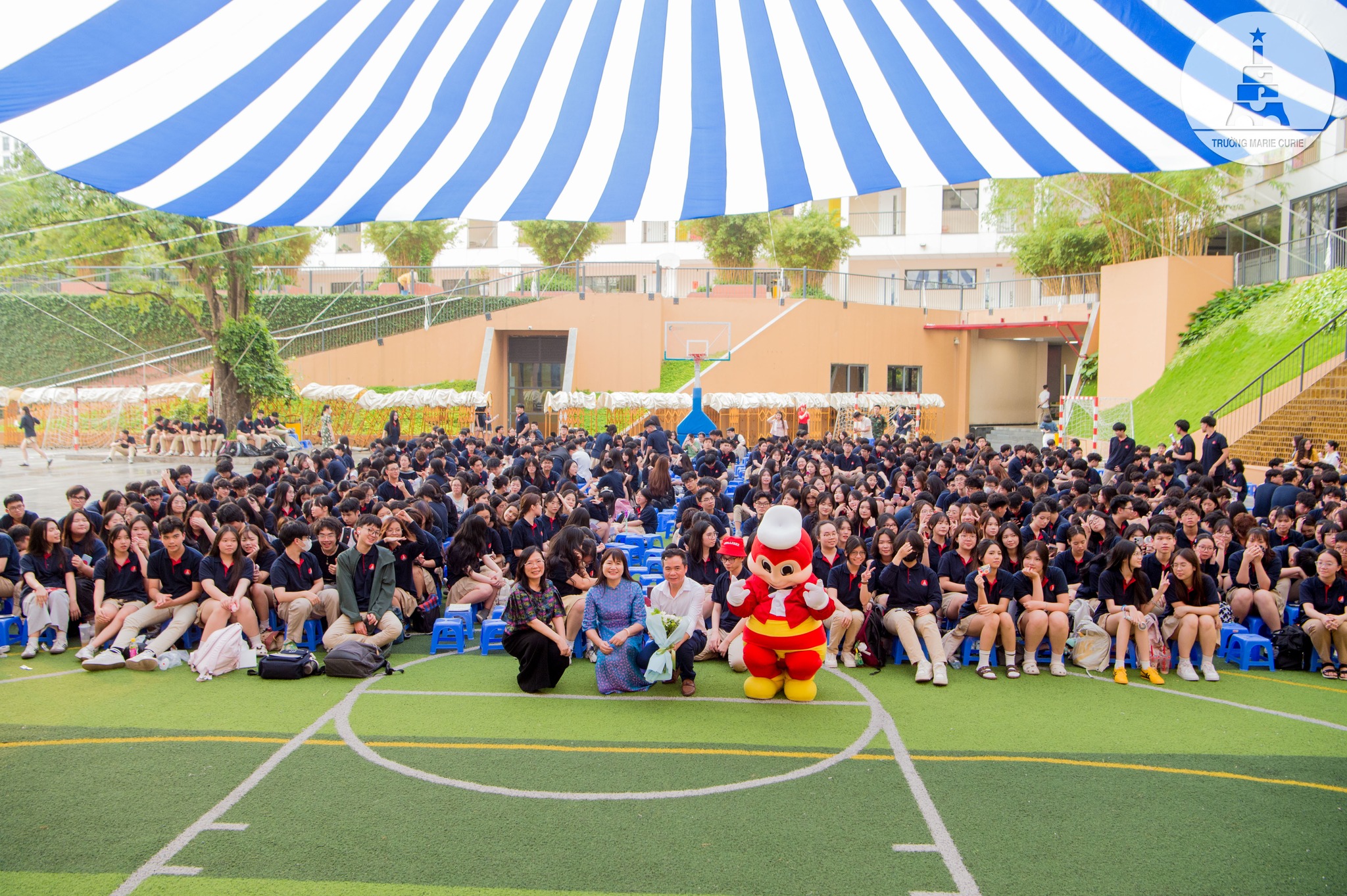 Học phí trường THCS Marie Curie Hà Nội dao động từ 120 - 175 triệu mỗi năm tùy vào hệ học mà phụ huynh lựa chọn và một số tiện ích khác