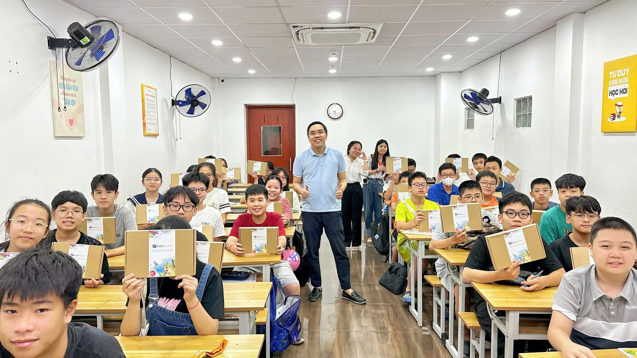 Thầy Trần Nhật Minh là giáo viên Toán, người sáng lập CLB Toán bồi dưỡng MathExpress