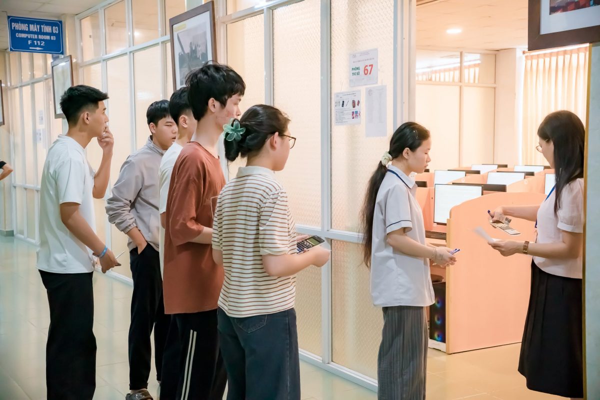 Thi HSA giúp học sinh có thêm cơ hội xét tuyển đại học bên cạnh việc sử dụng điểm thi tốt nghiệp THPT